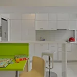 Edes Perfect Location & Modern Lejlighed *