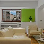 Edes Perfect Location & Modern