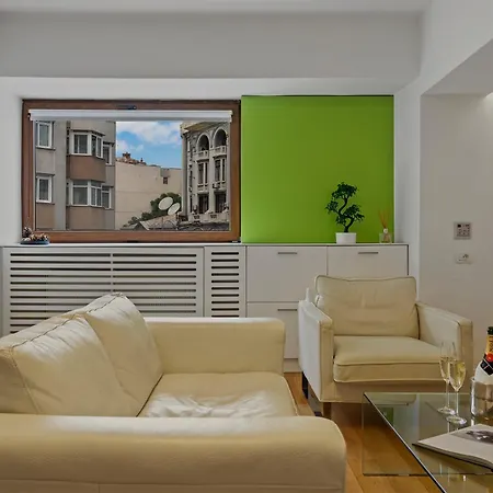 Edes Perfect Location & Modern Апартаменты *