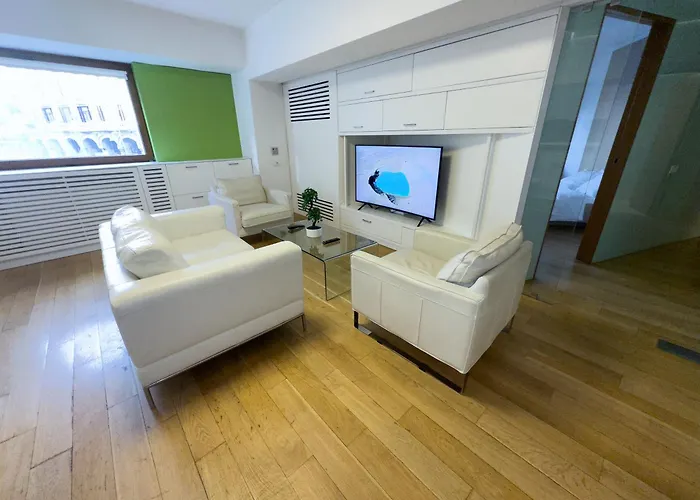 Edes Perfect Location & Modern *