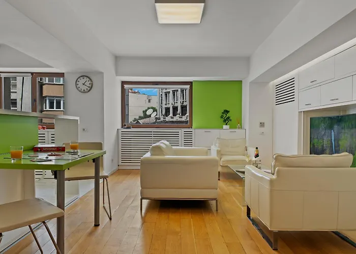 Edes Perfect Location & Modern * Bucharest