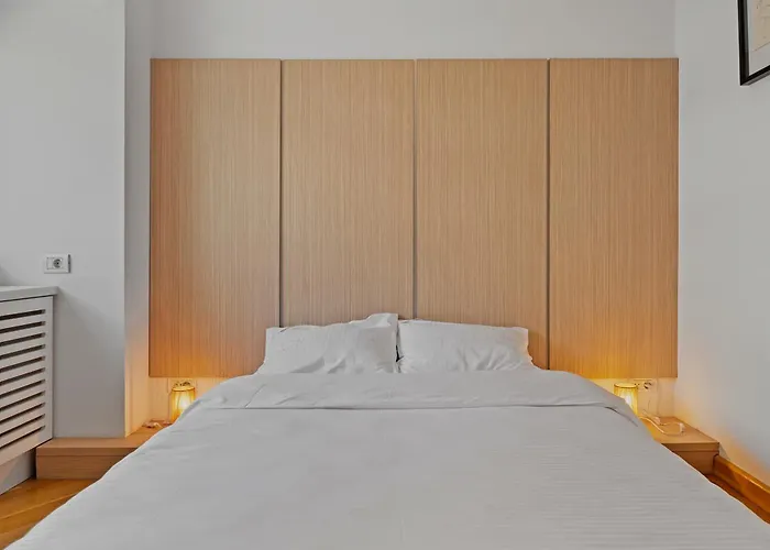 Edes Perfect Location & Modern Apartment Bucharest