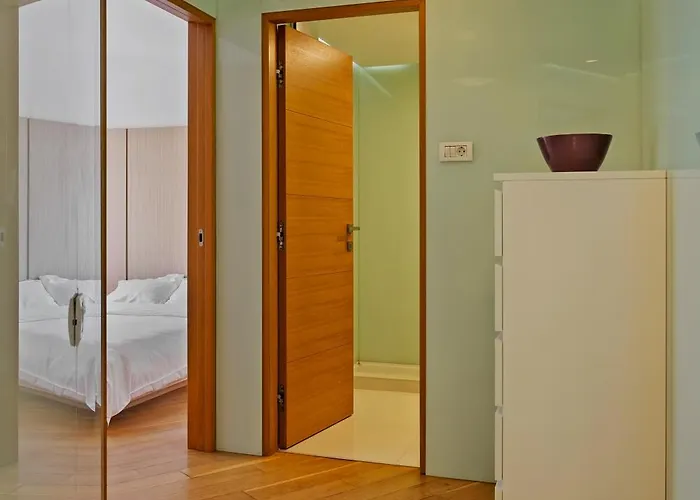 Edes Perfect Location & Modern Apartman Bukarest