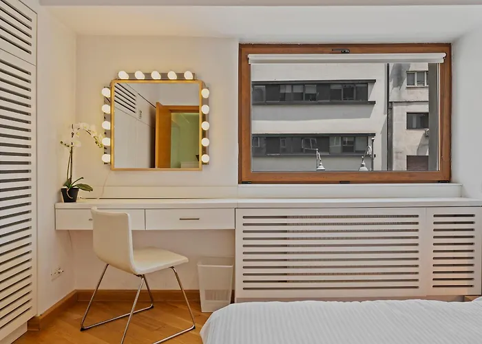 Edes Perfect Location & Modern Apartment Bucharest