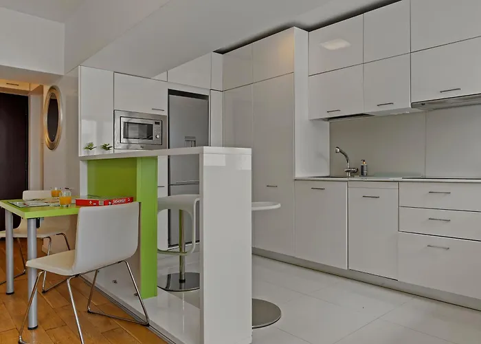 Edes Perfect Location & Modern *