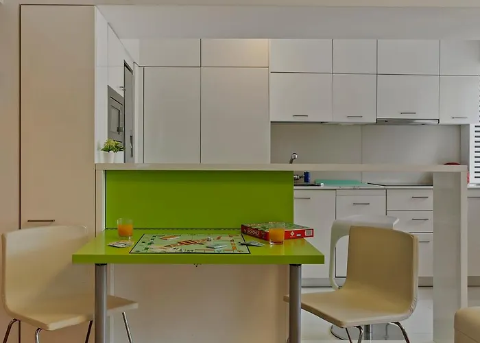 Edes Perfect Location & Modern Apartment Bucharest