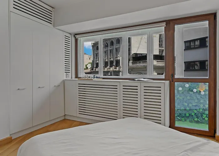 Edes Perfect Location & Modern Apartment Bucharest