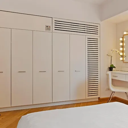 Edes Perfect Location & Modern Appartement Boekarest