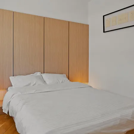 Апартаменти Edes Perfect Location & Modern *