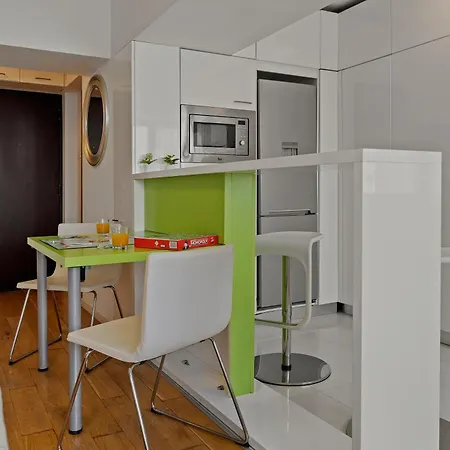Апартаменти Edes Perfect Location & Modern